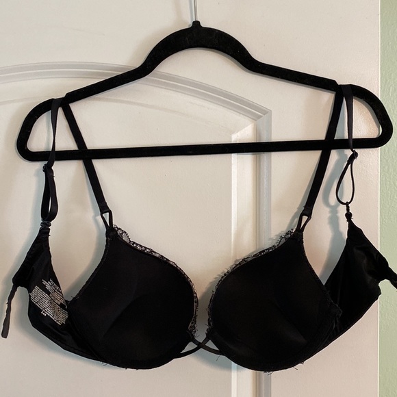 Victoria’s Secret Very Sexy Bra! - Picture 2 of 3